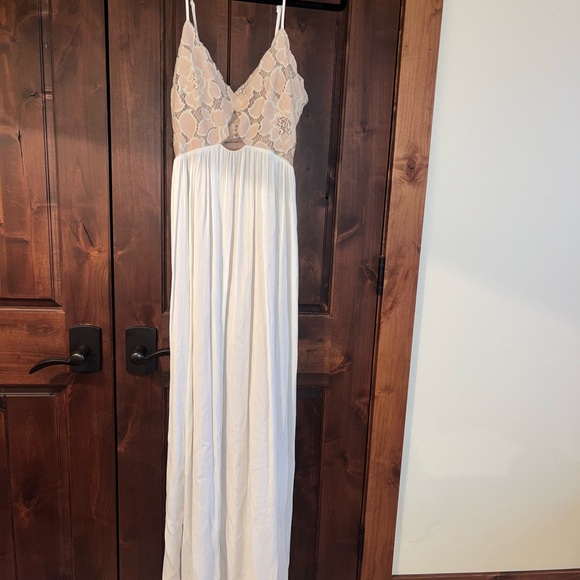 Tularosa Ivory Lace Bodice Spaghetti-Strap Maxi Dress - Picture 4 of 7
